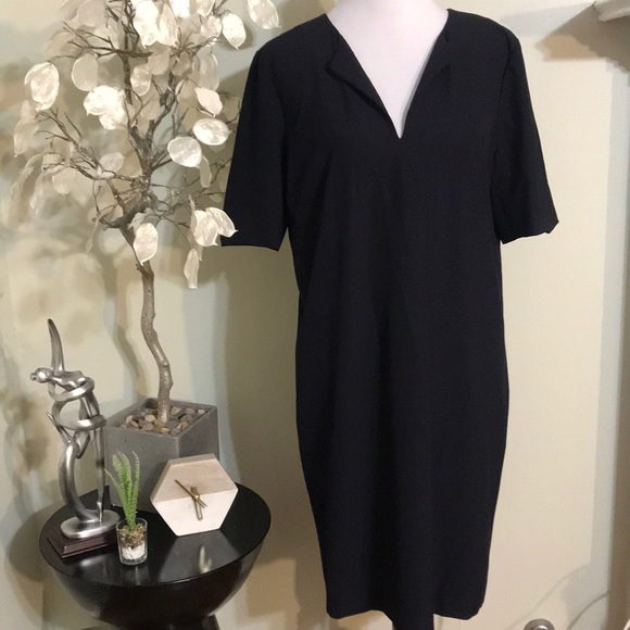 Ann Taylor Dresses & Skirts - ANN TAYLOR NAVY CLASSY DRESS